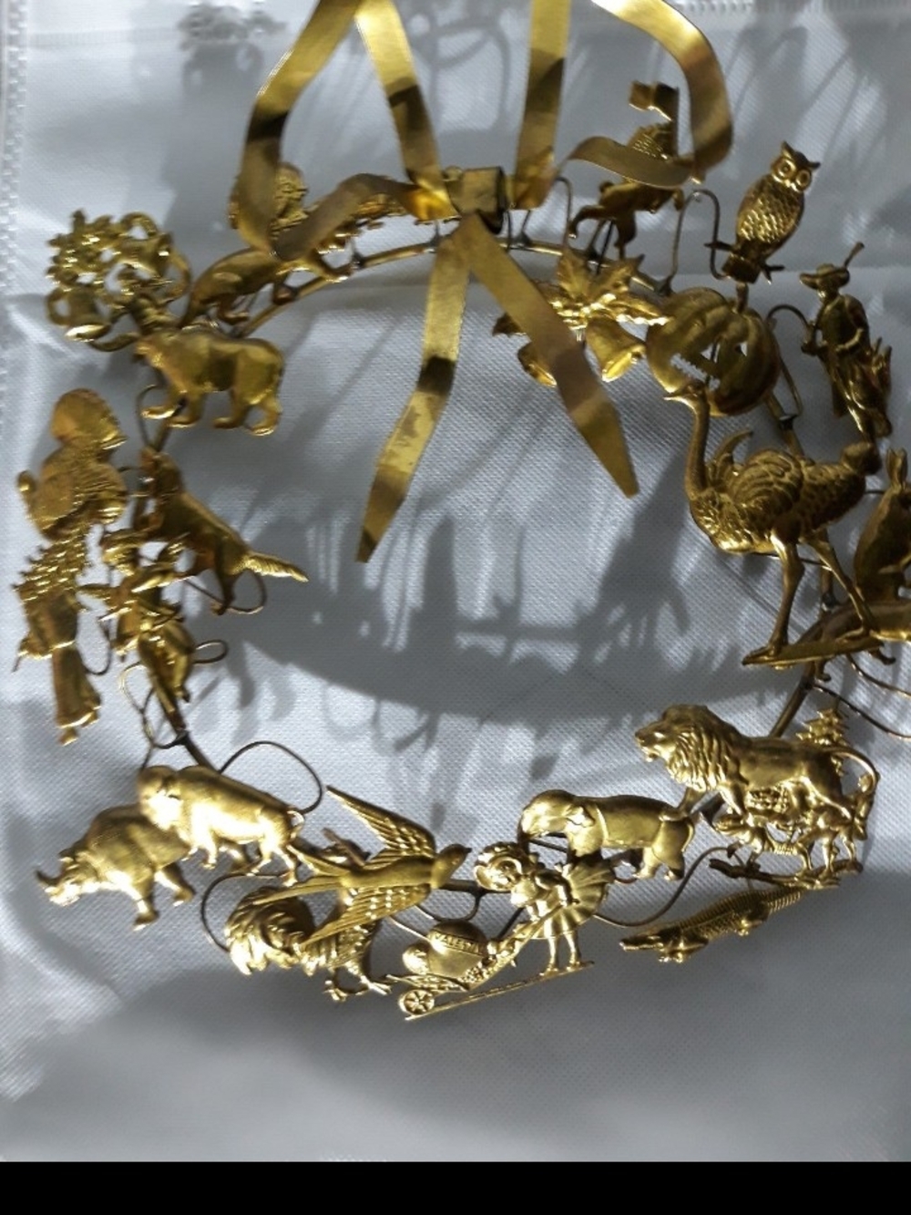 Dresden Choses brass holiday wreath